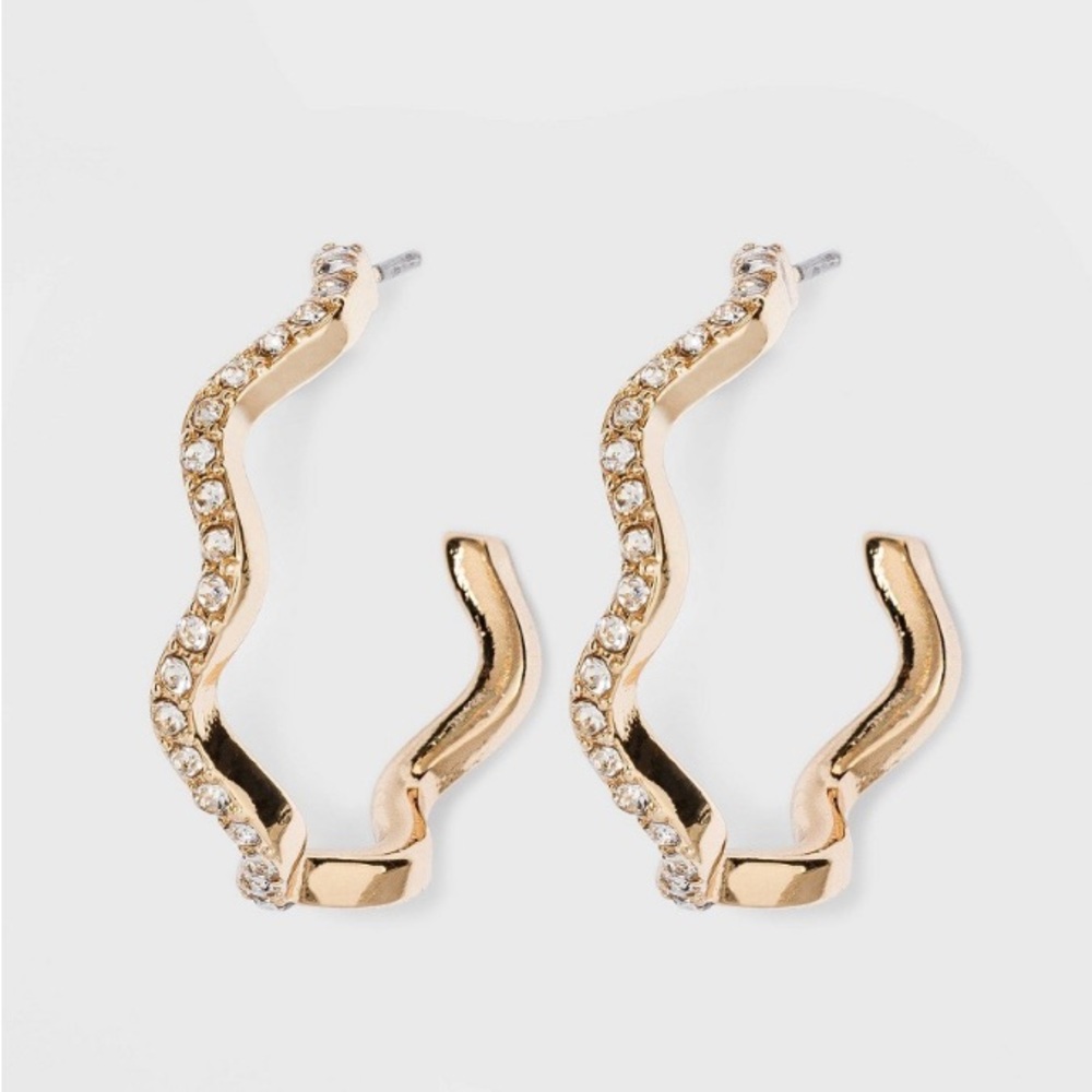 NWT SUGARFIX by BaubleBar Zig Zag Crystal Hoop Earrings - Gold